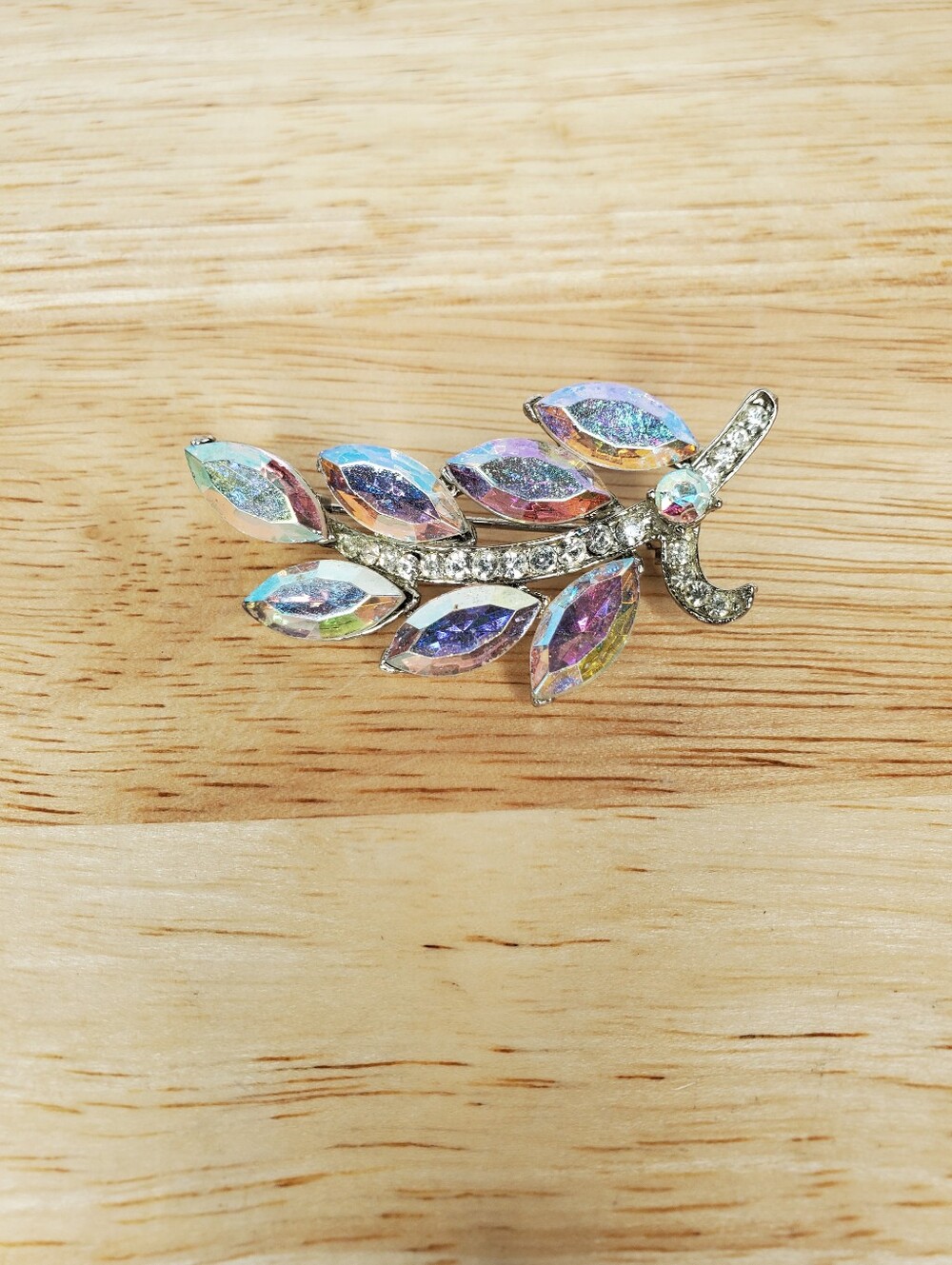 Vintage Weiss Brooch Pin Leaf Marquise Shaped Aurora Borealis Rhinestone Leaves